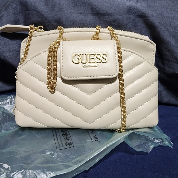 SOLD Guess mini bag - Picture 1 of 6